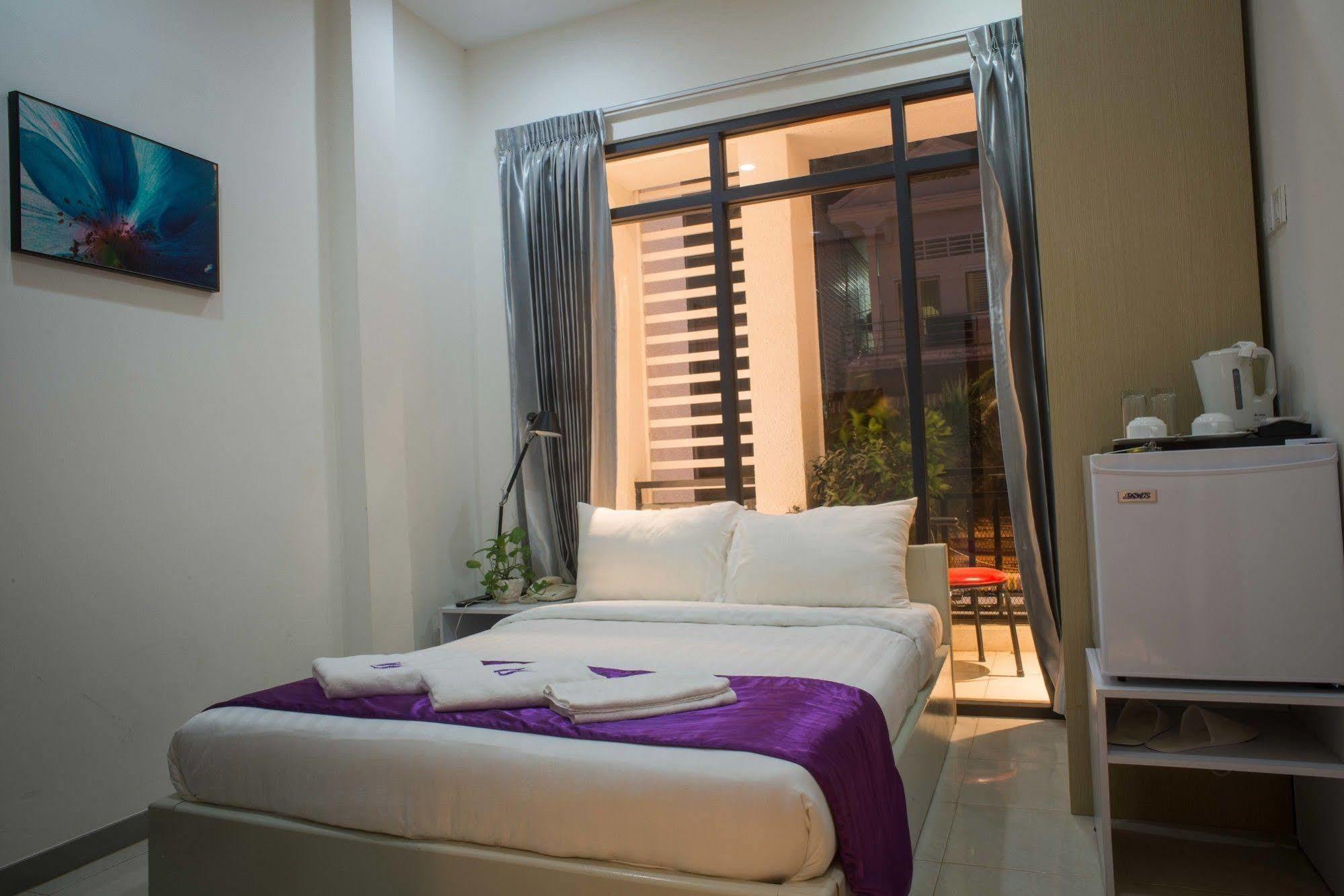 White Residence Hotel & Apartment Phnom Pen Exterior foto